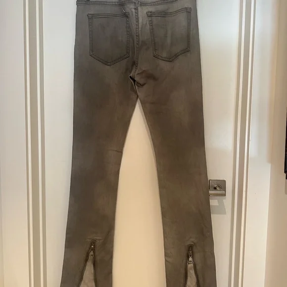 MNML zippered stretch flare jeans - size 33 - Picture 2 of 3